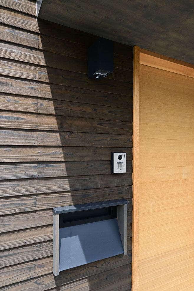 長岡潤一郎建築設計事務所 施工 玄関（ポスト口）