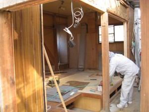 「今年最初のリフォーム工事 進行中」関連画像