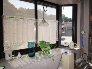 「アウターシェード事務所出窓に取付やっと完了☀」関連画像