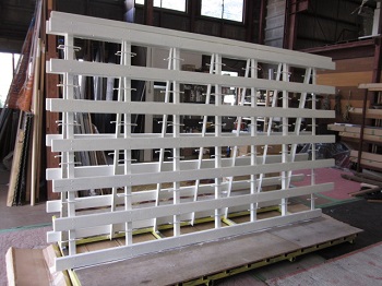 「トラックの荷台用 馬」関連画像