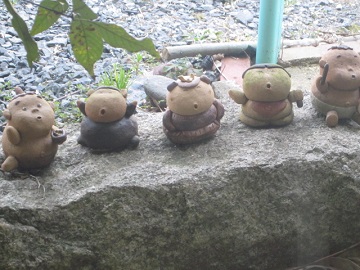 「ヒゲが生えてきたぞ。」関連画像