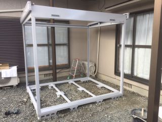 施工中 組み立て