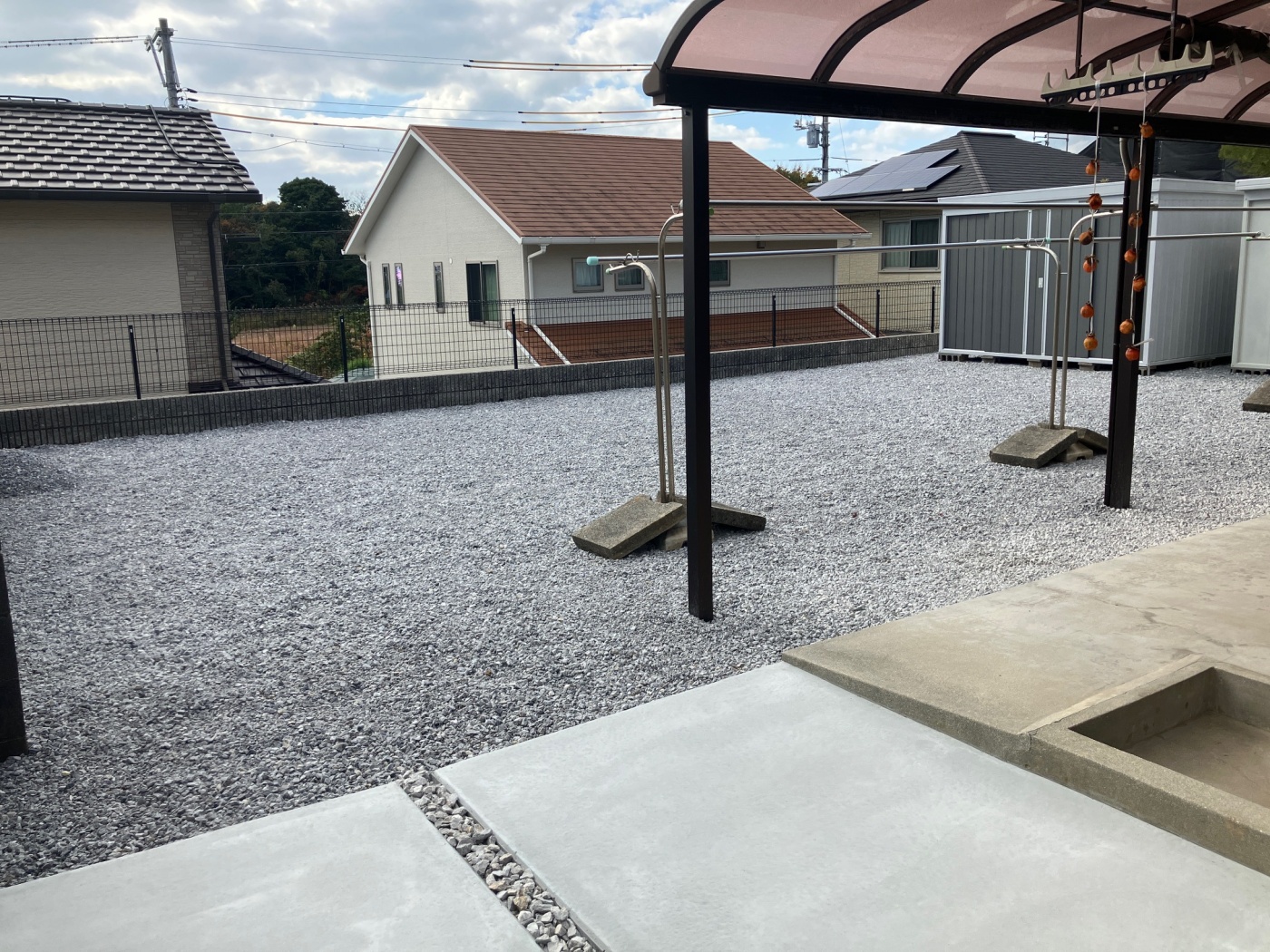 施工後 生コン 奥庭砂利敷き